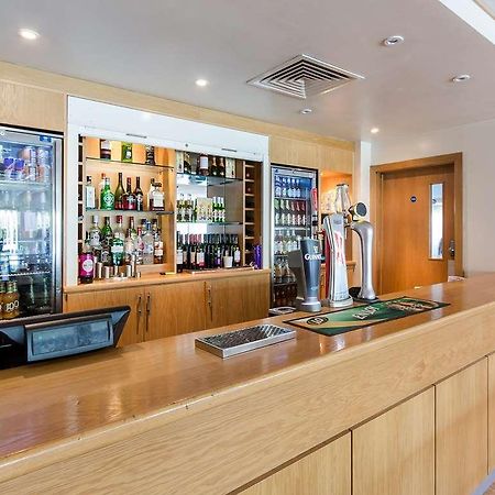 Travelodge Sunbury M3 London Restaurant photo